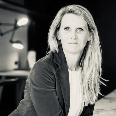 Anouk van Oordt. Fondatrice et Head of Change Management chez Out Of Office.