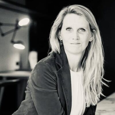 Anouk van Oordt. Fondatrice et Head of Change Management chez Out Of Office.