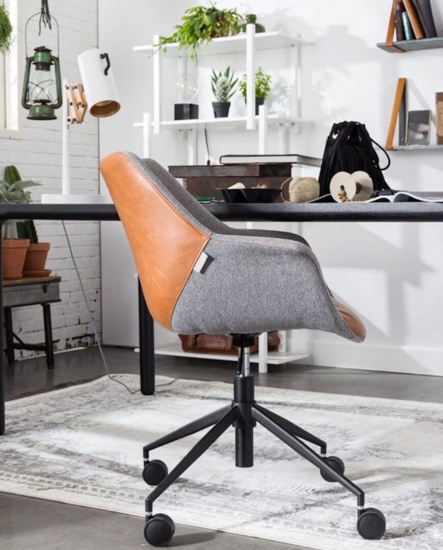 Chaise de bureau design gris anthracite pour bureau