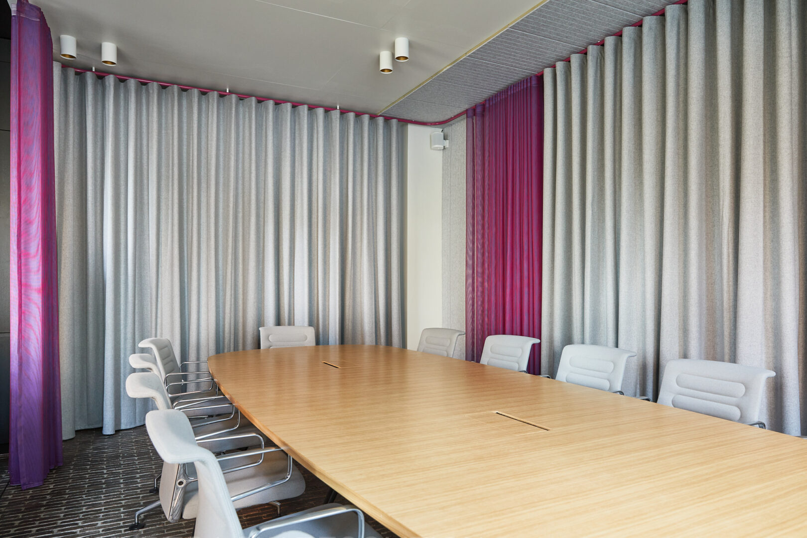 Board room design | Out Of Office Réalisation