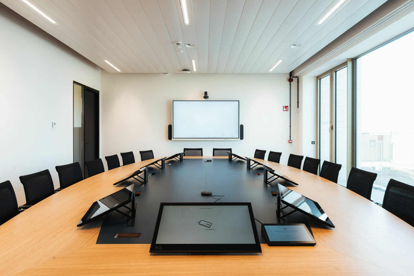 dieteren_workplace_board-room_kortenberg_ooo